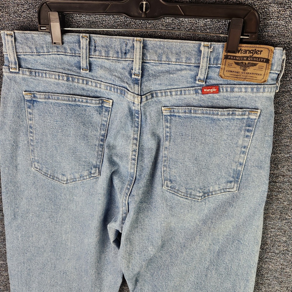 Wrangler Mens Straight Leg Regular Fit Blue Light Wash Jean Size 36X30 - Picture 4 of 10